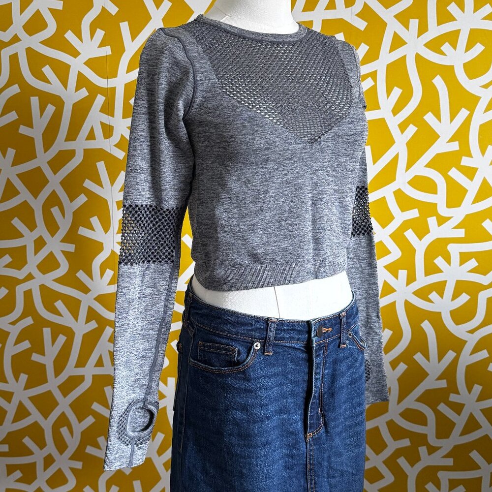 JoyLab Womens Gray Mesh Long Sleeve Thumbhole Stretch Crop Top - Small